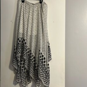 Express Black & White Abstract Print High & Low Midi Skirt w Elastic Waist - SP